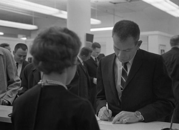 Deke Slayton Signing into MIT Lab Deke Slayton Signing into MIT Lab
