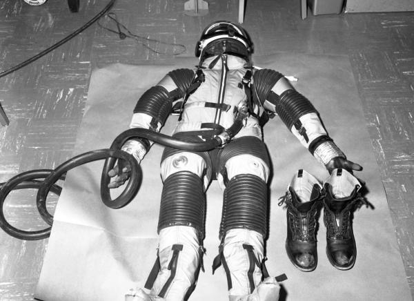 Apollo Pressure Spacesuit Tests Apollo Pressure Spacesuit Tests