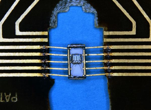 Apollo Irradiated Dual NOR Gate integrated Circuit Apollo Irradiated Dual NOR Gate integrated Circuit