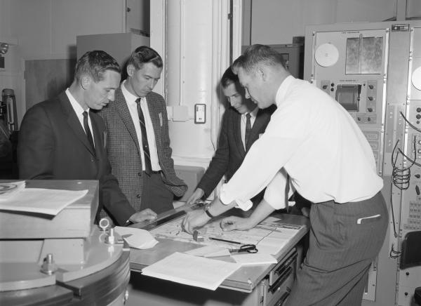 MIT Engineer Manny Kramer and Apollo Astronauts MIT Engineer Manny Kramer and Apollo Astronauts