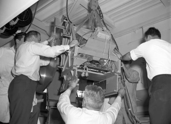 Installation Of Apollo Guidance and Navigation Systems on the Space Navigator Platform