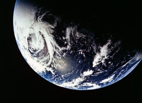 Apollo 13 Earth Shot