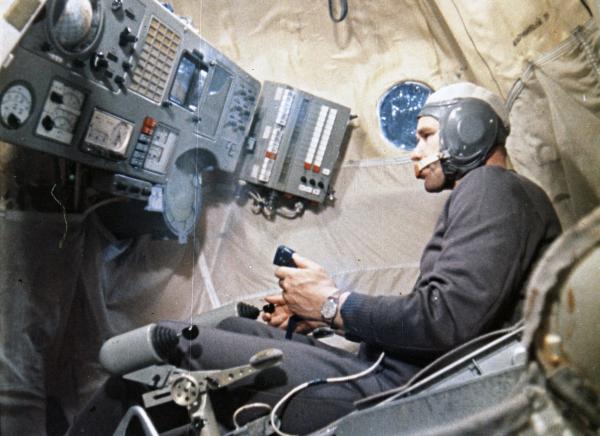 Russian Film Of Meeting In Space: Soyuz