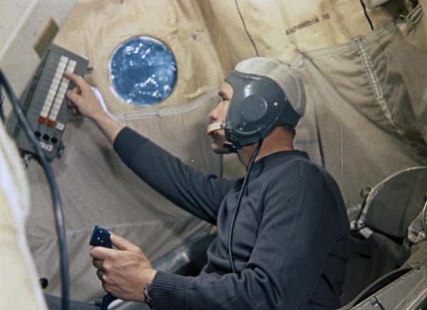 Russian Film Of Meeting In Space: Soyuz