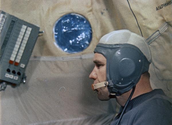 Russian Film Of Meeting In Space: Soyuz