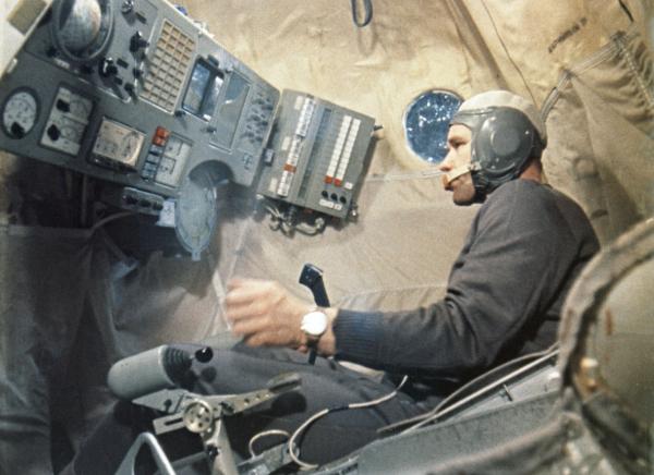 Russian Film Of Meeting In Space: Soyuz