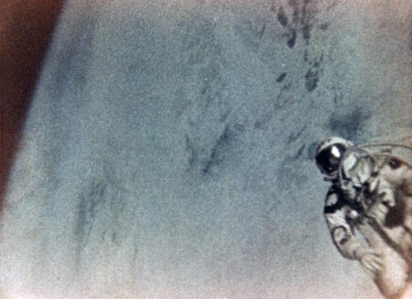 Russian Film Of Meeting In Space: Soyuz