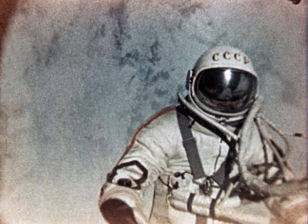 Russian Film Of Meeting In Space: Soyuz