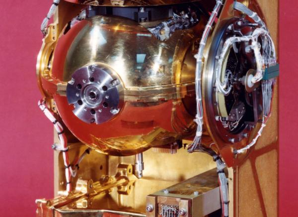 Lunar Traverse Gravimeter Without Protective Covering