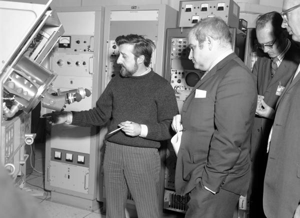 MIT Chancellor Paul Gray's Visit To Draper Lab Seven With Engineers