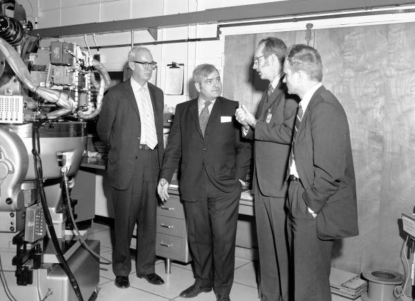 MIT Chancellor Paul Gray's Visit To Draper Lab Seven With Engineers