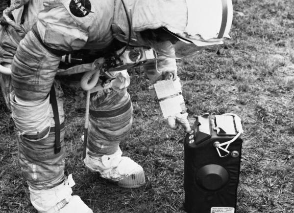 Apollo 17 Lunar Gravimeter Experiment Training