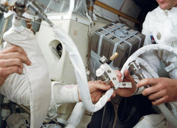 Apollo 13 Astronauts In Lunar Module Hack Air Filter