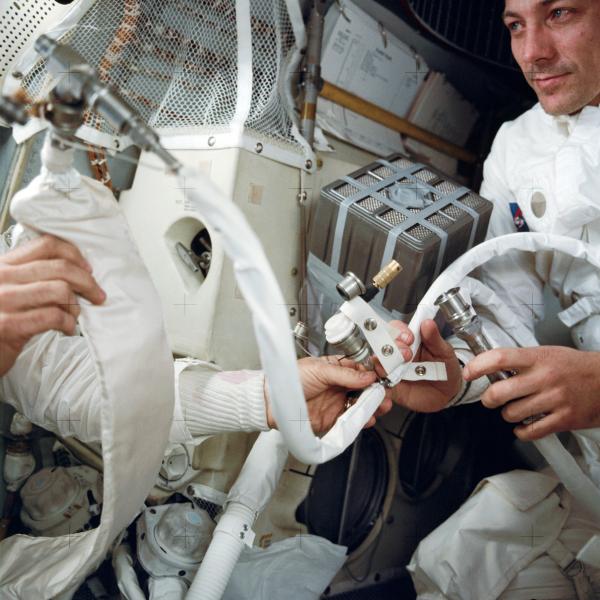 Apollo 13 Astronauts In Lunar Module Hack Air Filter